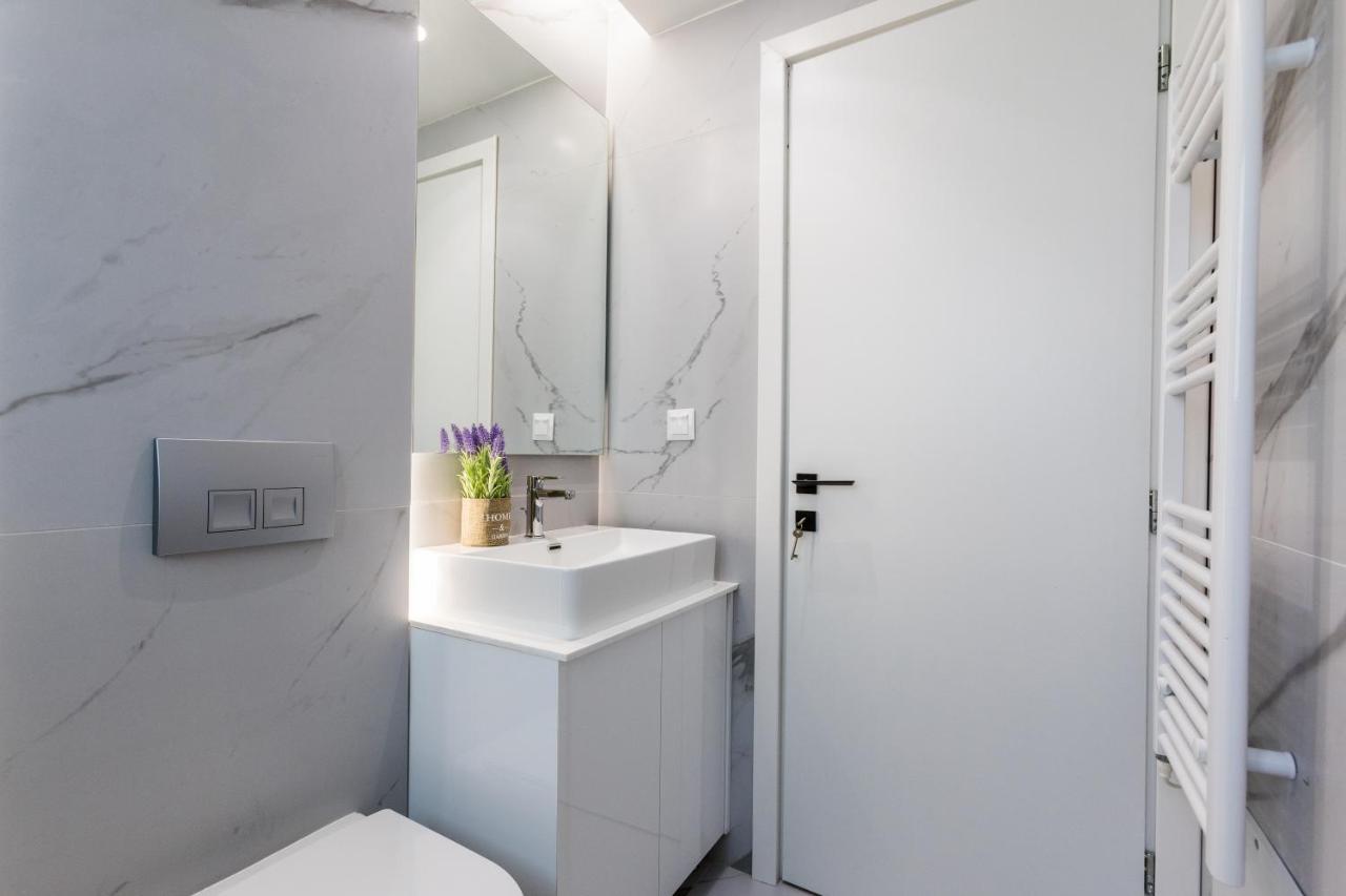 Varkiza Luxury Suites By Raise Vári Dış mekan fotoğraf